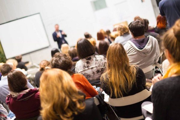 Quel est le budget à prévoir pour organiser un congrès par le biais d'une agence événementielle de Paris ?